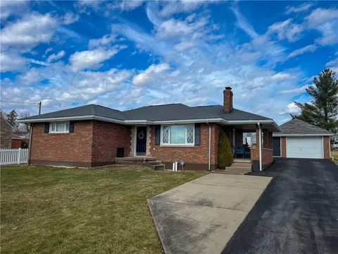 204 Highfield Rd, Butler, PA 16001