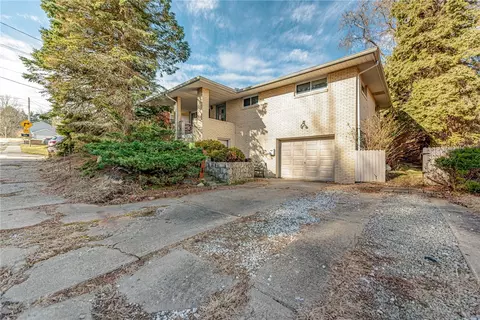 1956 Homestead Duquesne Rd, West Mifflin, PA 15122