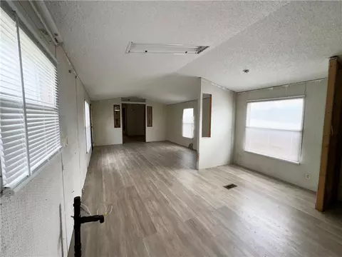 520 Pine View Dr, Export, PA 15632 photo 3