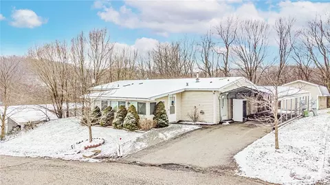 428 Evans Ln, Donegal, PA 15628