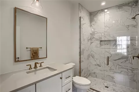 Bath - 364 Highpointe Dr, Seven Fields, PA 16046 photo 3 of 4
