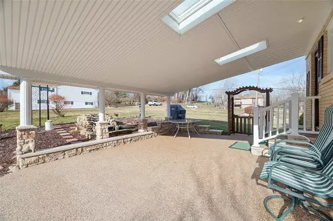 Living - 65 Blair Rd, Eighty Four, PA 15330 photo 13 of 13