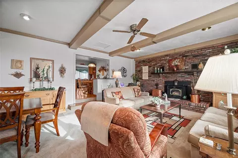 Living - 65 Blair Rd, Eighty Four, PA 15330 photo 8 of 13