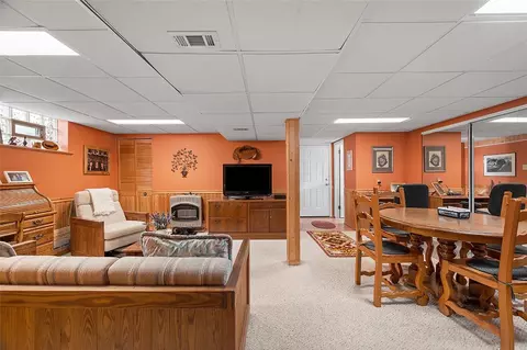 Living - 65 Blair Rd, Eighty Four, PA 15330 photo 10 of 13