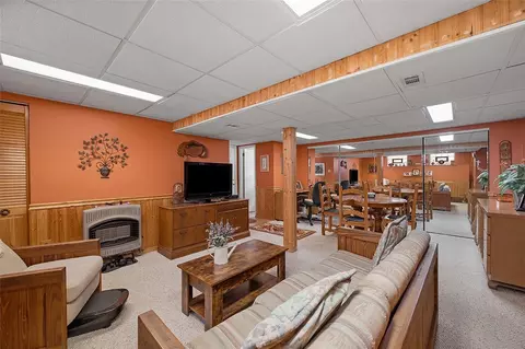 Living - 65 Blair Rd, Eighty Four, PA 15330 photo 12 of 13