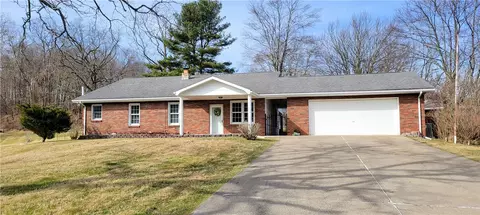 105 Perkins Ln, Burgettstown, PA 15021