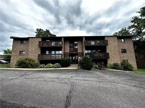 1205 Dutilh Rd #1, Cranberry Township, PA 16066