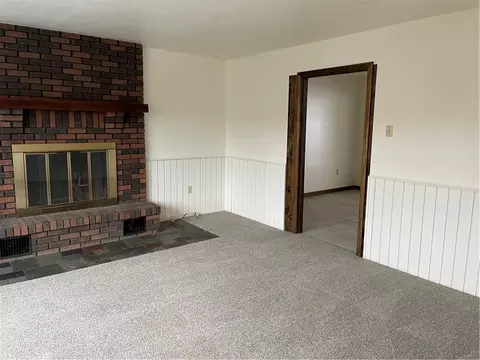 Living - 147 Todd Rd, Freeport, PA 16229 photo 2 of 2
