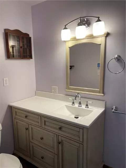 Bath - 147 Todd Rd, Freeport, PA 16229 photo 1 of 11