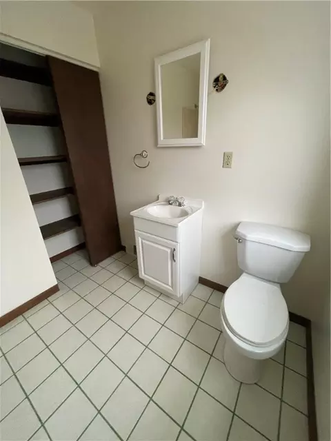 Bath - 147 Todd Rd, Freeport, PA 16229 photo 10 of 11