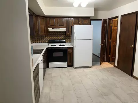 Kitchen - 147 Todd Rd, Freeport, PA 16229 photo 3 of 6