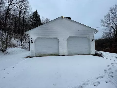 Exterior - 147 Todd Rd, Freeport, PA 16229 photo 5 of 9