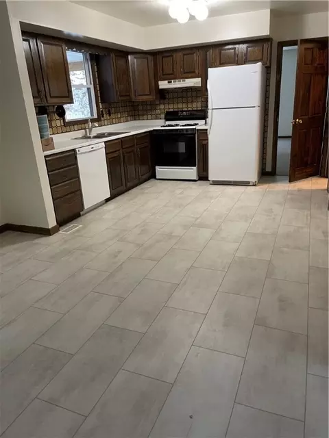 Kitchen - 147 Todd Rd, Freeport, PA 16229 photo 6 of 6