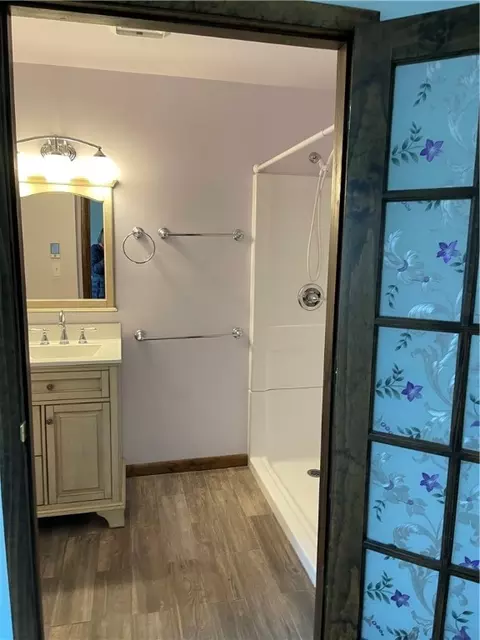 Bath - 147 Todd Rd, Freeport, PA 16229 photo 5 of 11