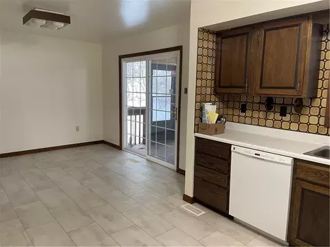 Kitchen - 147 Todd Rd, Freeport, PA 16229 photo 2 of 6