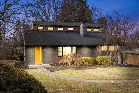 8 Robin Rd, Mckees Rocks, PA 15136