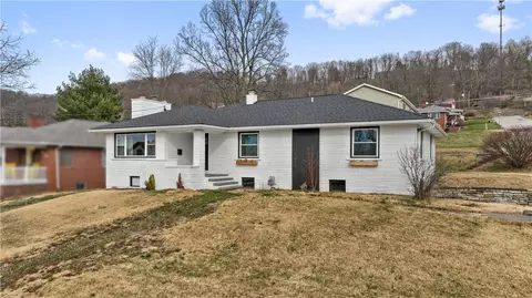 1019 Vine St, West Newton, PA 15089