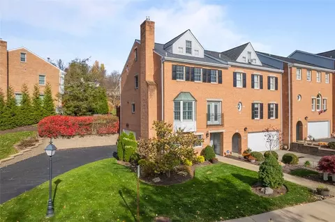 229 Merion Dr, Pittsburgh, PA 15228