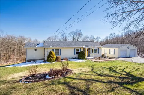 100 Friend Rd, Washington, PA 15301