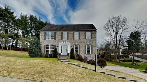 8315 Reagan Dr, Pittsburgh, PA 15237