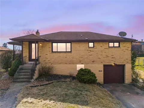 107 Thorncrest Dr, Mckees Rocks, PA 15136