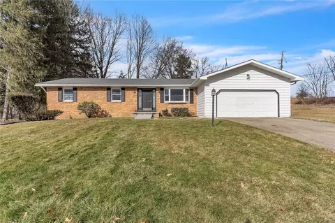 1973 Overlook Dr, Hermitage, PA 16148