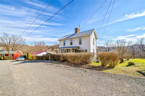 620 1st St, Uniontown, PA 15401