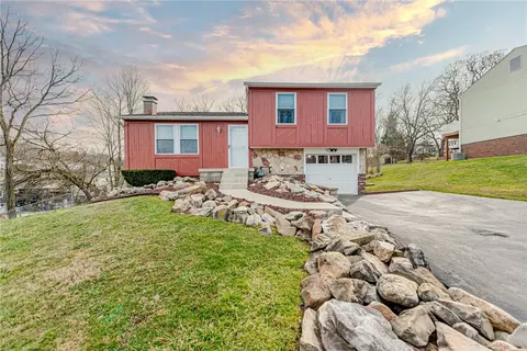 212 Navaho Dr, Greensburg, PA 15601