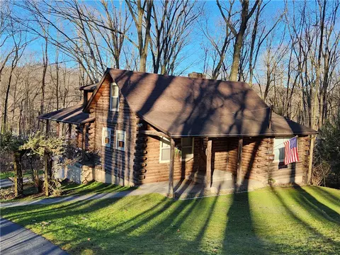 108 Pikes Cor, Beaver Falls, PA 15010
