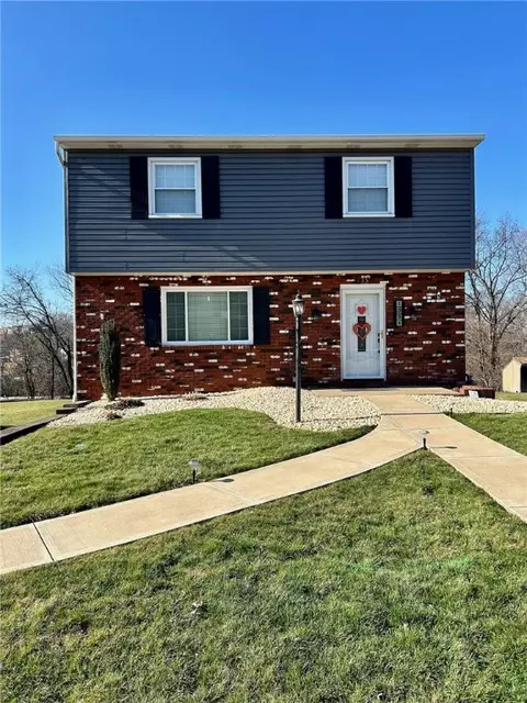 135 Macbeth Dr, New Kensington, PA 15068