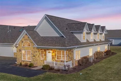 320 Saddlebrook Rd, Gibsonia, PA 15044