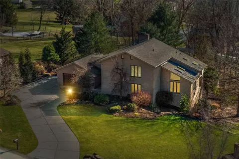 118 Woodside Dr, Mcmurray, PA 15317