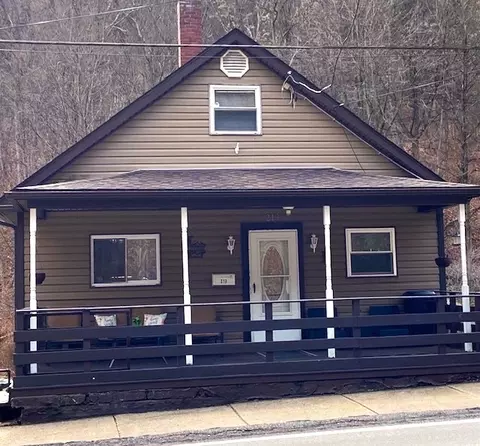 213 Crawford Run Rd, Creighton, PA 15030