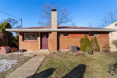 1040 Greenlawn Dr, Pittsburgh, PA 15220