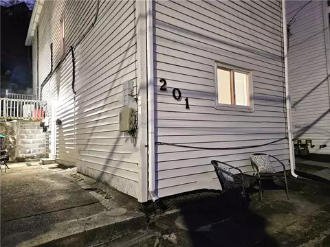 201 Maryland Ave, Pittsburgh, PA 15209