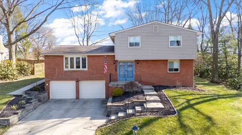 9887 W Moccasin Trl, Wexford, PA 15090
