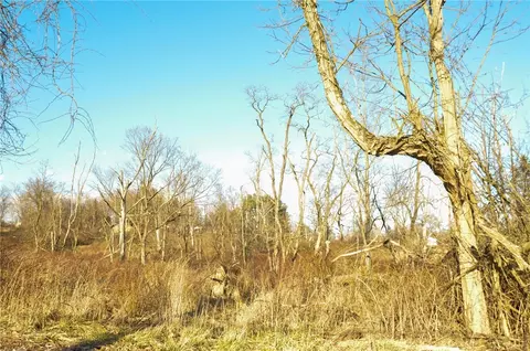 105 Woodland And Pinewood, Irwin, PA 15642