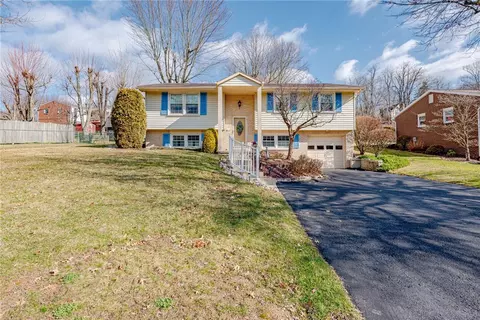 607 Stamford Dr, Greensburg, PA 15601