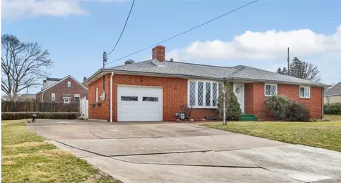 1206 Middle Rd, Glenshaw, PA 15116