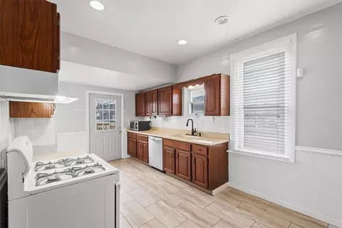 Kitchen - 299 15th St, Monaca, PA 15061 photo 1 of 5