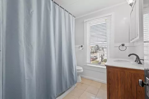 Bath - 299 15th St, Monaca, PA 15061 photo 2 of 3