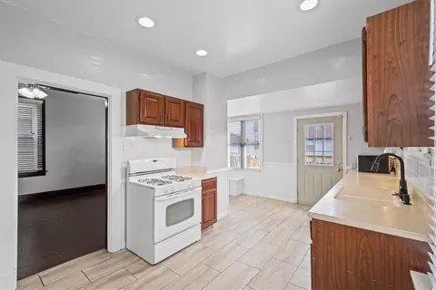 Kitchen - 299 15th St, Monaca, PA 15061 photo 3 of 5