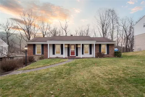 121 Wyngate Rd, Coraopolis, PA 15108
