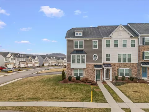 4029 Overview Dr, Canonsburg, PA 15317