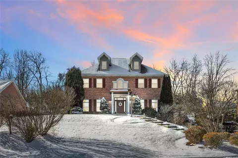 1033 Lexington Dr, Export, PA 15632