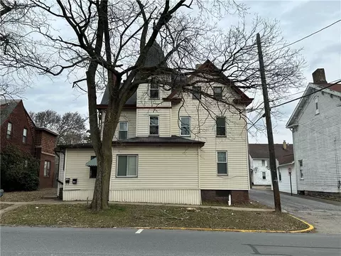 547 Water St, Indiana, PA 15701