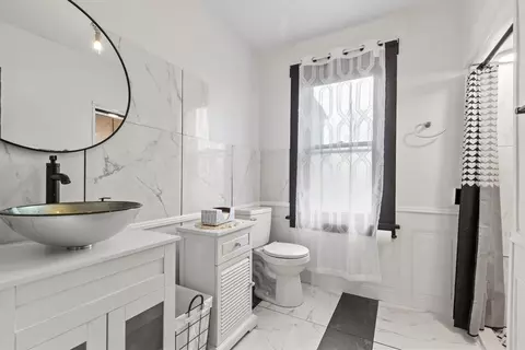 Bath - 438 4th St, Braddock, PA 15104 photo 1 of 2