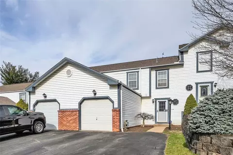 1409 Yorktown Dr, Lawrence, PA 15055