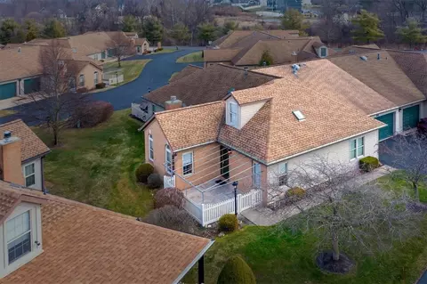 1215 Stanford Ct, Coraopolis, PA 15108