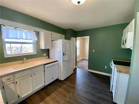 Kitchen - 154 Cedar Ridge Dr, Monaca, PA 15061 photo 5 of 6